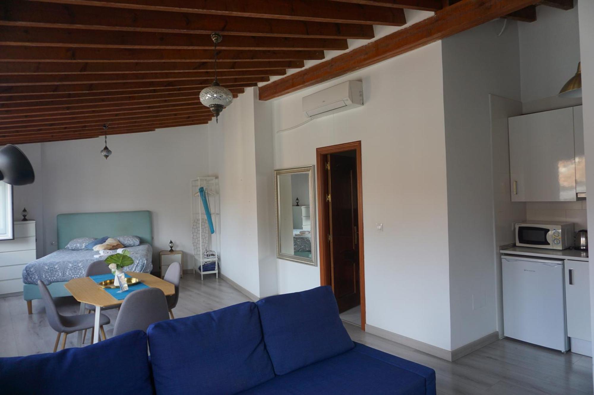 Apartamentos Mediterranea Centro Малага Екстериор снимка