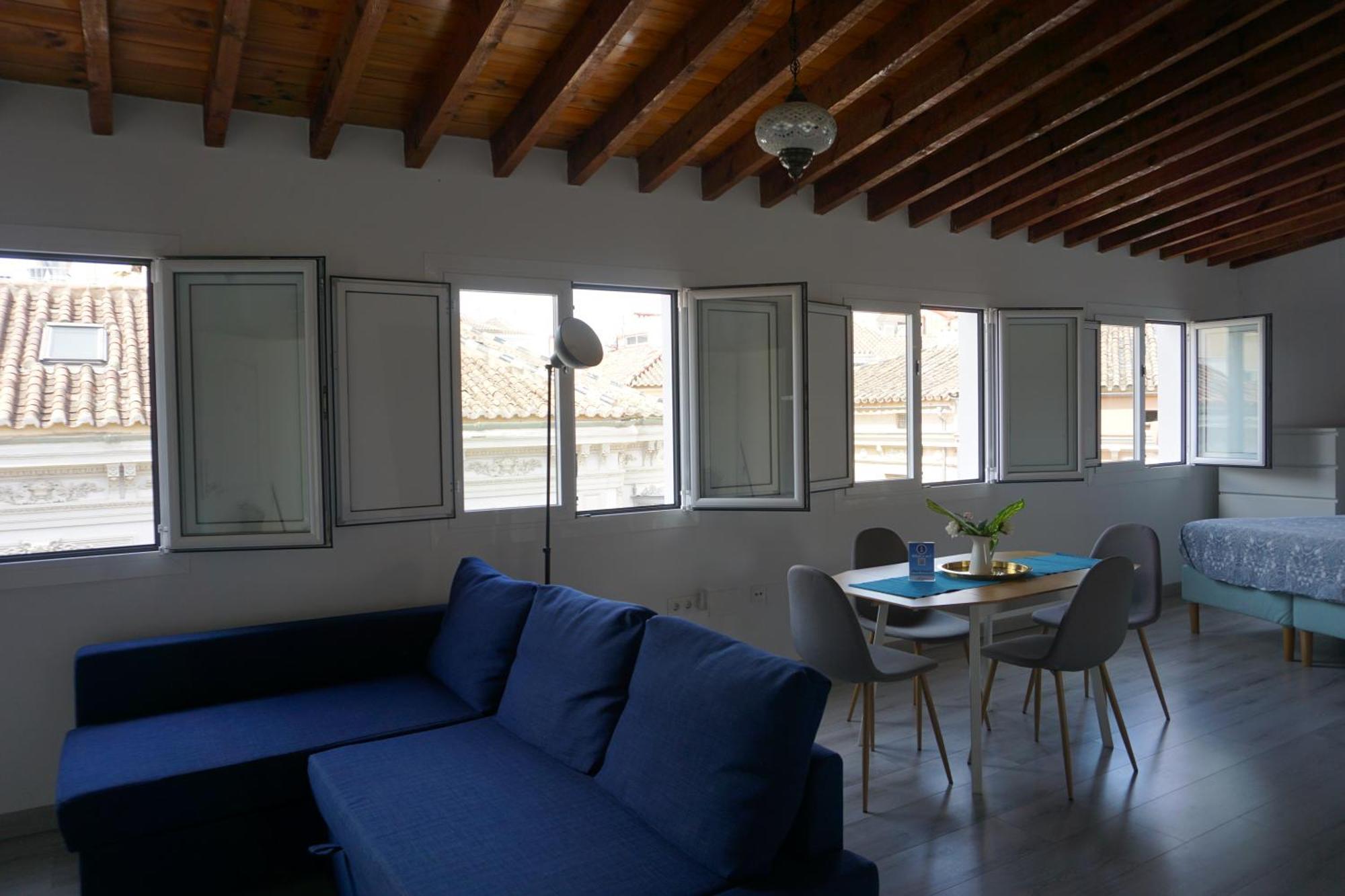 Apartamentos Mediterranea Centro Малага Екстериор снимка