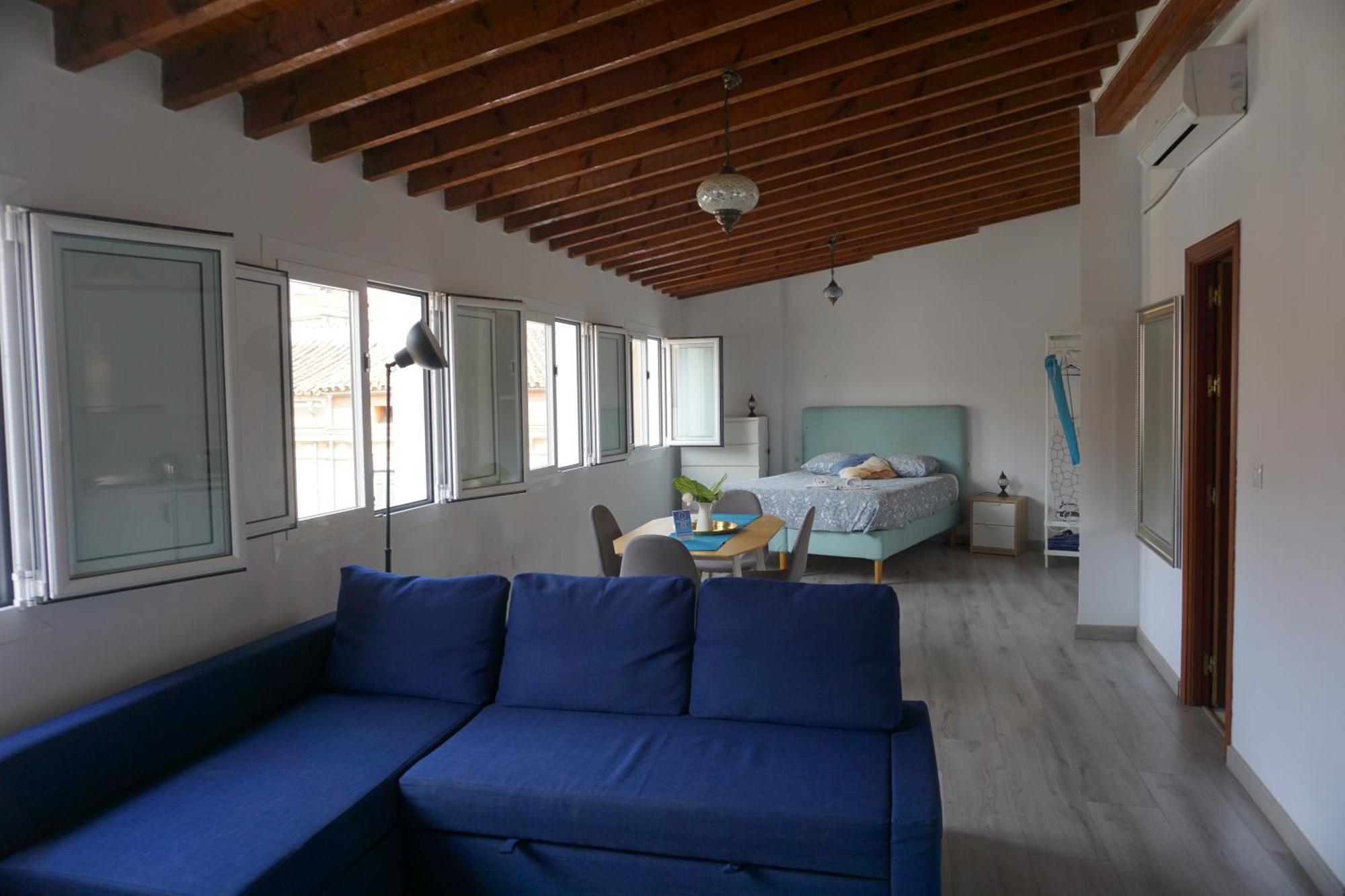 Apartamentos Mediterranea Centro Малага Екстериор снимка